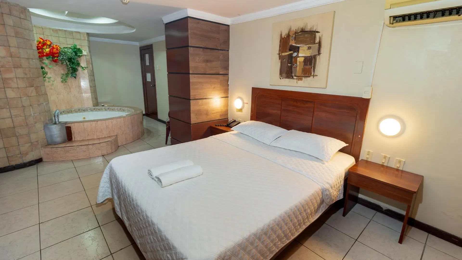 Hotel Malecon Inn Гуаякиль