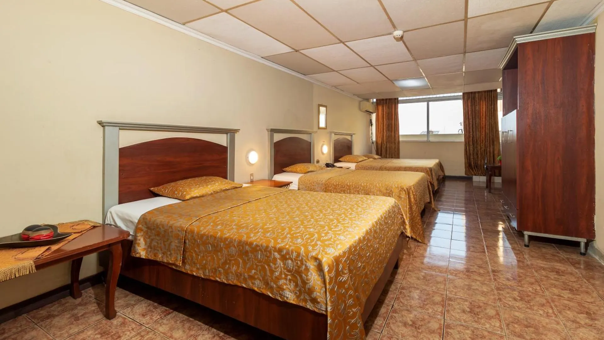 Hotel Malecon Inn Гуаякиль