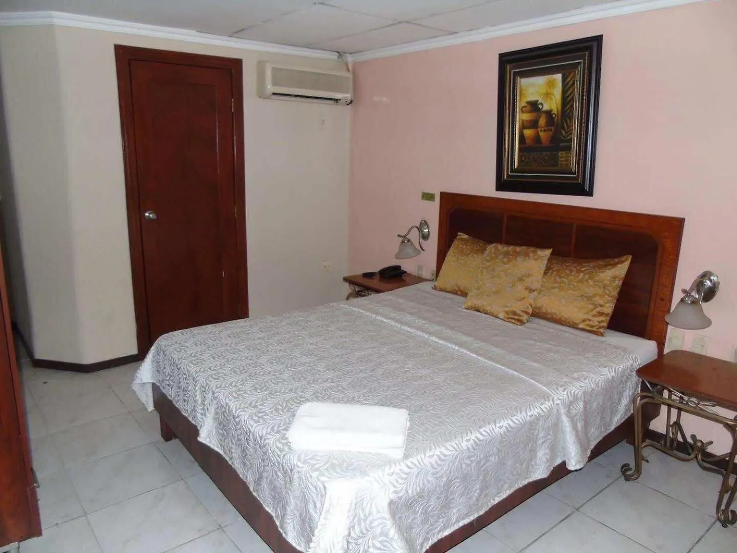 Hotel Malecon Inn Гуаякиль