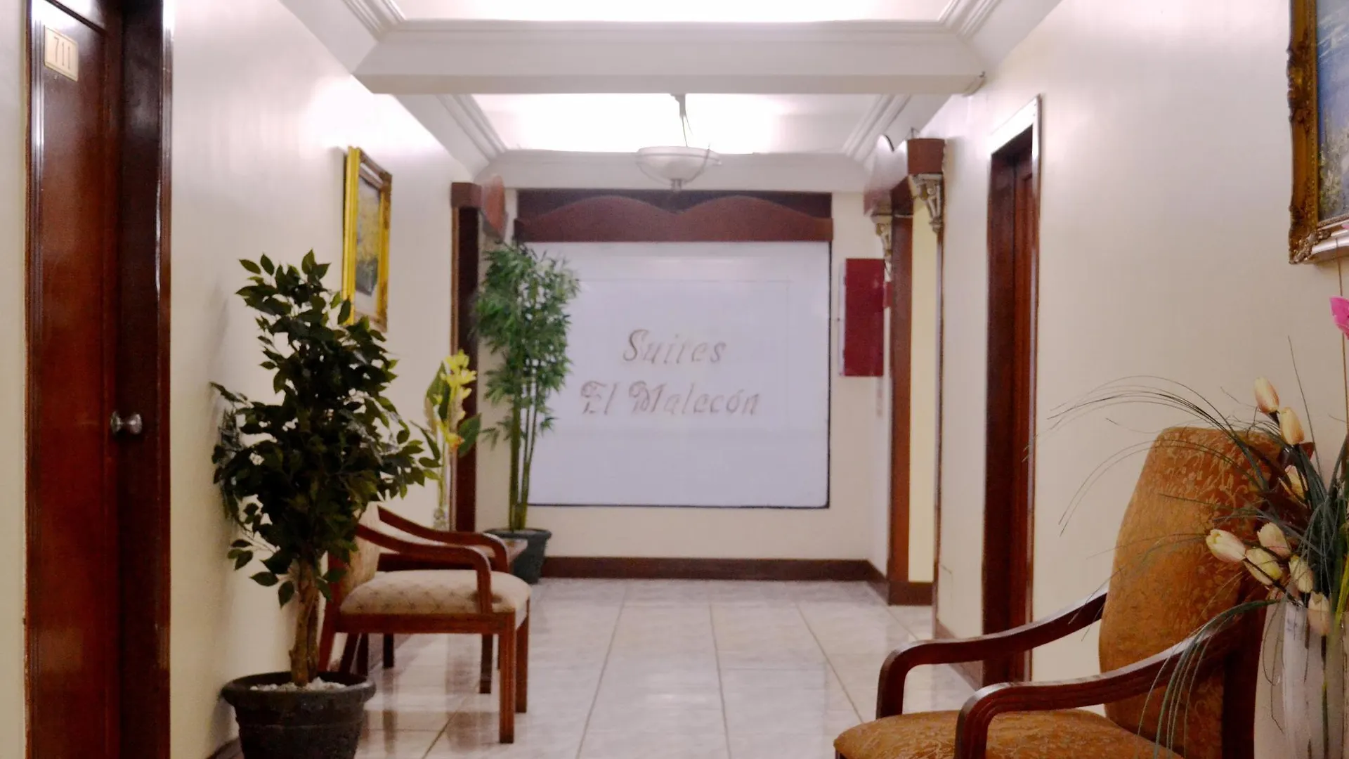 Hotel Malecon Inn Гуаякиль