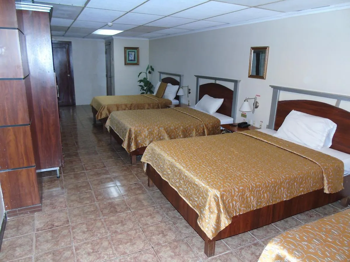 Hotel Malecon Inn Гуаякиль